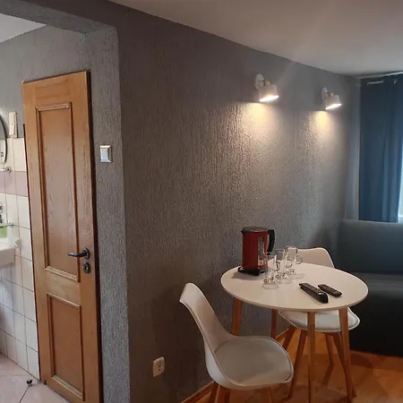 מלון דירות Zajazd Walbrzych ואלבריץ'