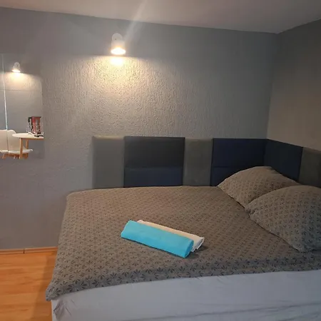 Zajazd Walbrzych מלון דירות ואלבריץ'