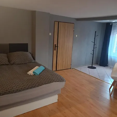 מלון דירות Zajazd Walbrzych 3*