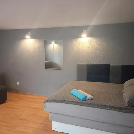 Zajazd Walbrzych מלון דירות 3*