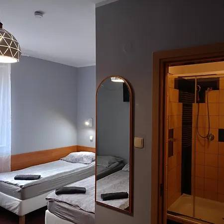 Zajazd Walbrzych מלון דירות 3*